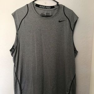 Like new Nike pro combat sleeveless tee shirt